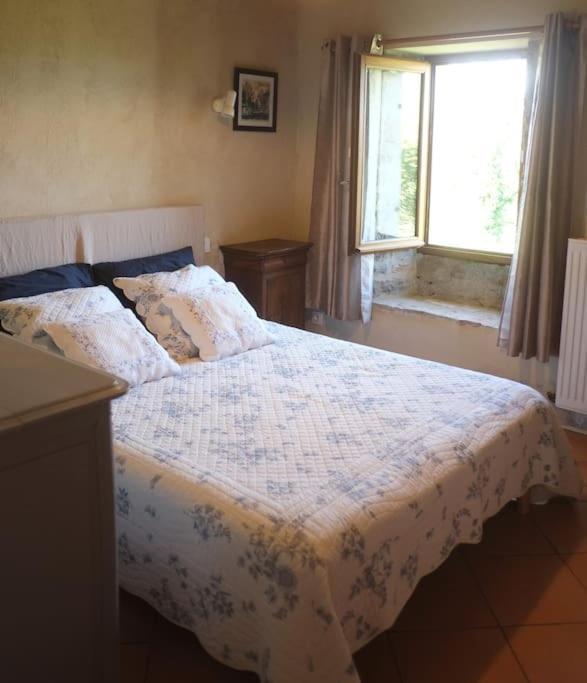 La Sagnarde, Maison En Pierre, 卢布雷萨克 外观 照片