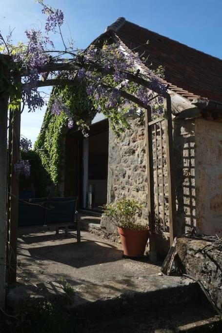 La Sagnarde, Maison En Pierre, 卢布雷萨克 外观 照片